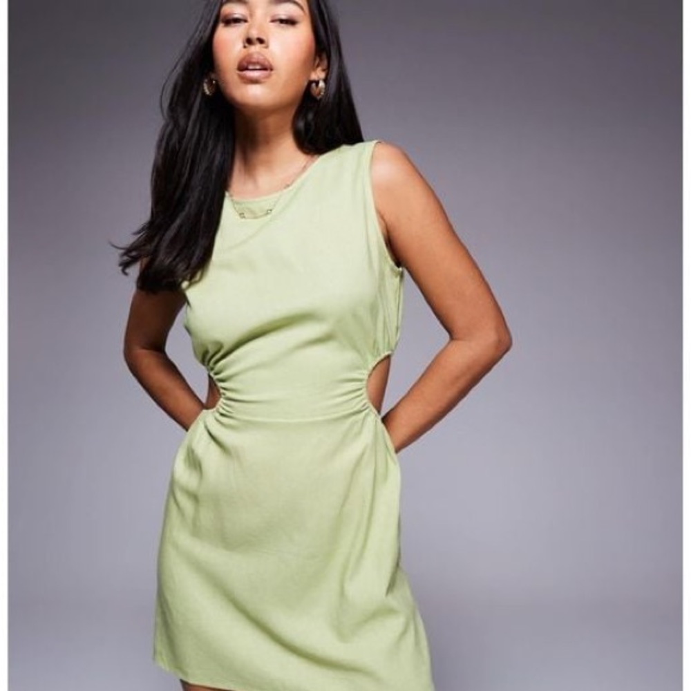 Green Sleeveless Dress